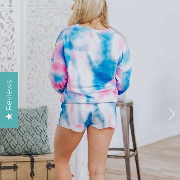 🌸 Tie Dye Lounge Set 🌸 - Picture 2 of 9